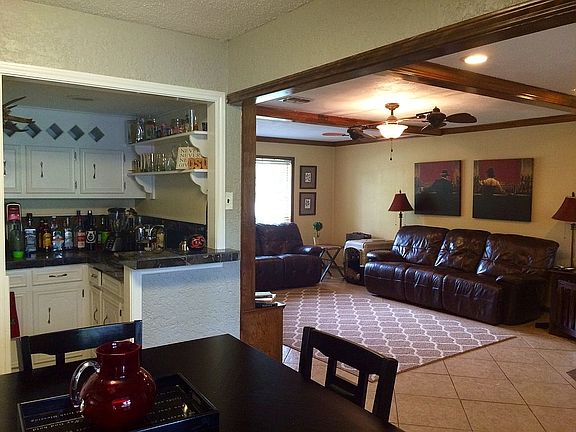 4th image of 320 Huckleberry Dr