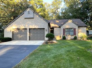2817 S Forsythia Ln, Saint Anne, IL 60964