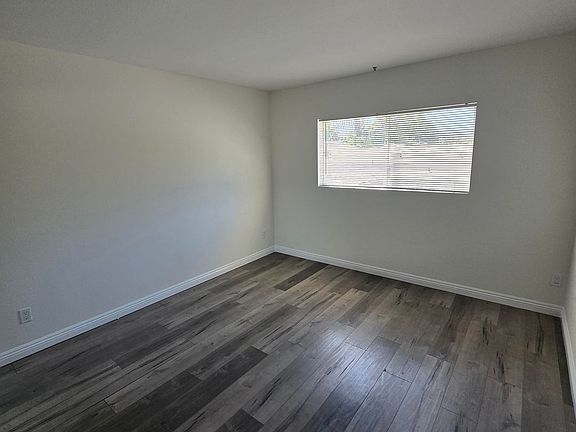 2nd image of 2332 Wellesley Ave APT 103