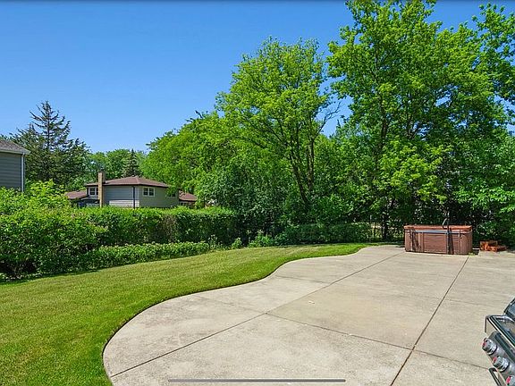 3rd image of 2322 Sussex Ln
