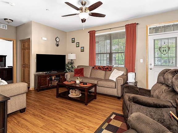 5th image of 1942 Parkside Dr #22C