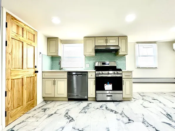 290 Davis Ave #2, Greenwich, CT 06830