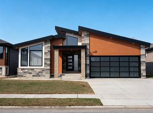 28 Belleview Dr, Kingsville, ON