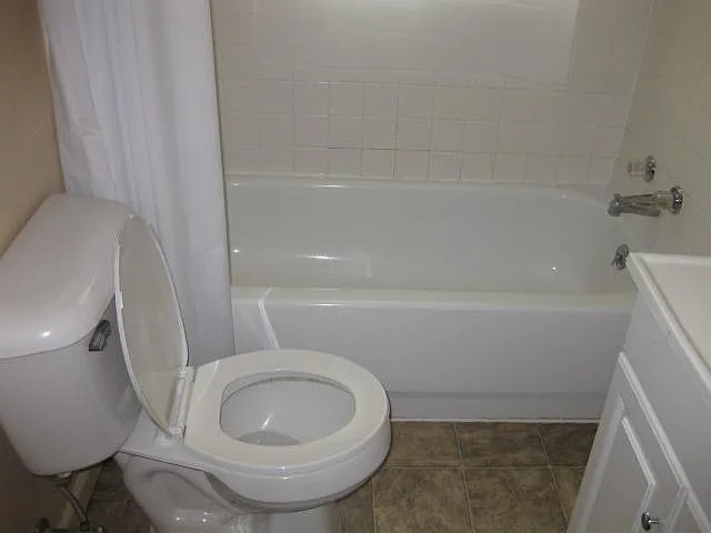 624 Ash St — Photo 4