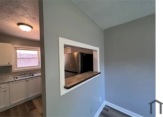 2 bed, 750 sqft, $1,725 — Photo 2