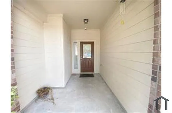 Building Photo - 5911 Llano Creek Dr