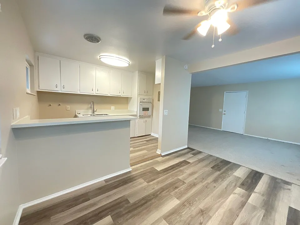 2502 S Rosewood Ave