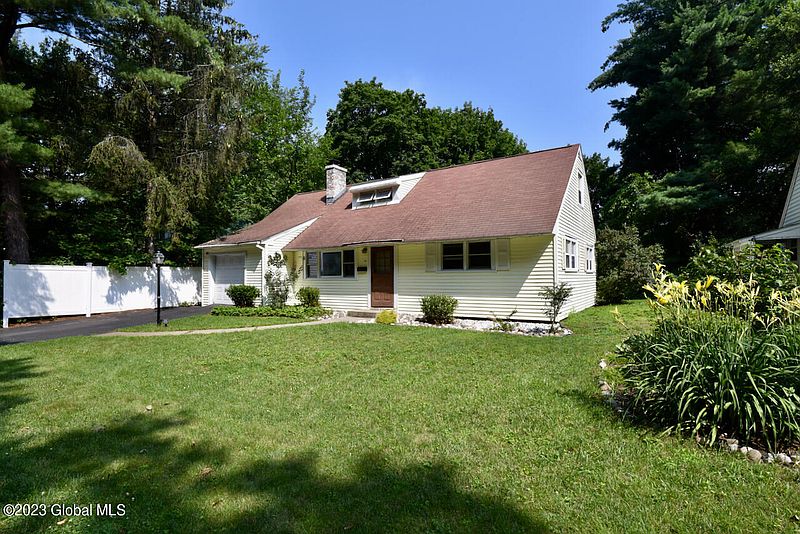 2nd image of 13 Southgate Road