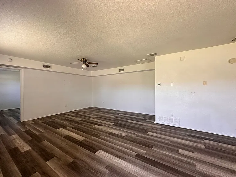 1808 Springlake W — Photo 3