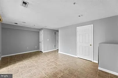 10907 Daniel Sim Ct — Photo 25