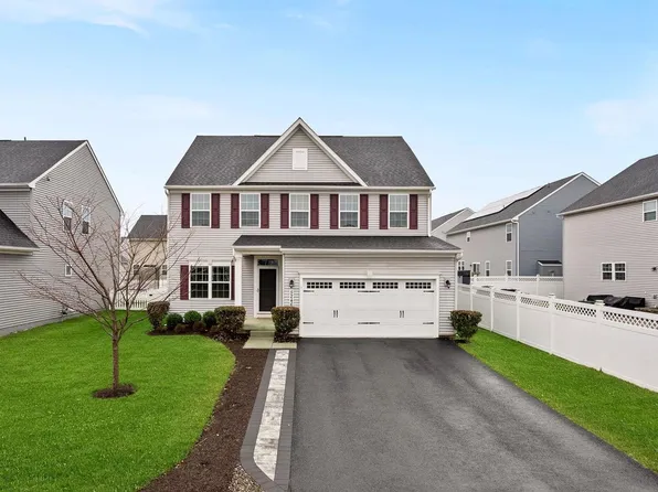 5246 Red Maple Dr, Frederick, MD 21703