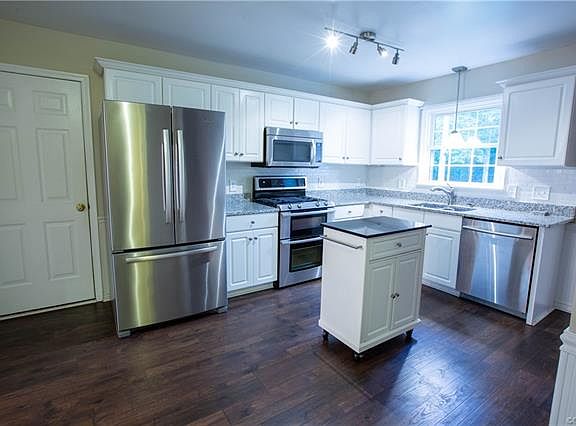 3rd image of 9093 Newcastle Dr