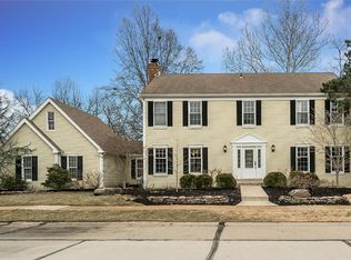 1348 Rusticview Dr, Ballwin, MO 63011