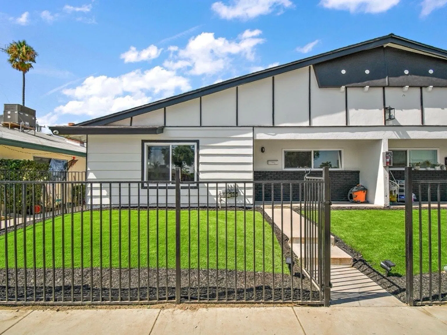 Welcome to your new apartment home in the heart of Colton! — Photo 2