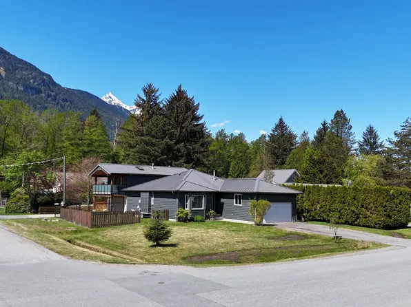 41613 Cottonwood Rd, Squamish, BC V0N 1H0