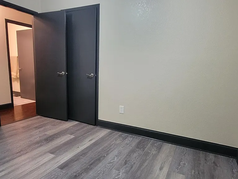 710 Dailey Ave — Photo 23