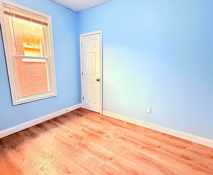 1464 Baldwin St — Photo 17