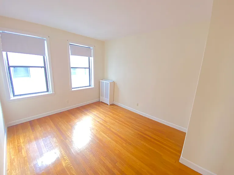 1138 Commonwealth Ave — Photo 2