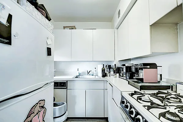 Rented by Urbane Brokerage | media 14