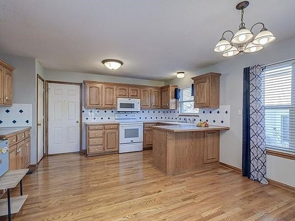 3rd image of 217 N Lakeshore Dr