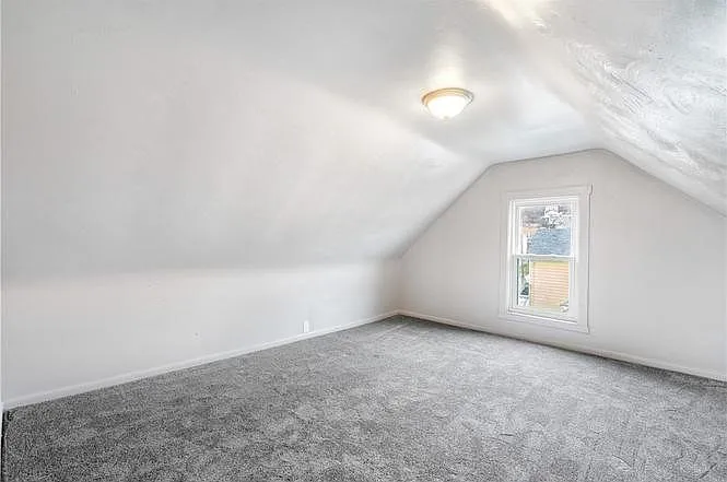 814 Woodward Ave — Photo 11