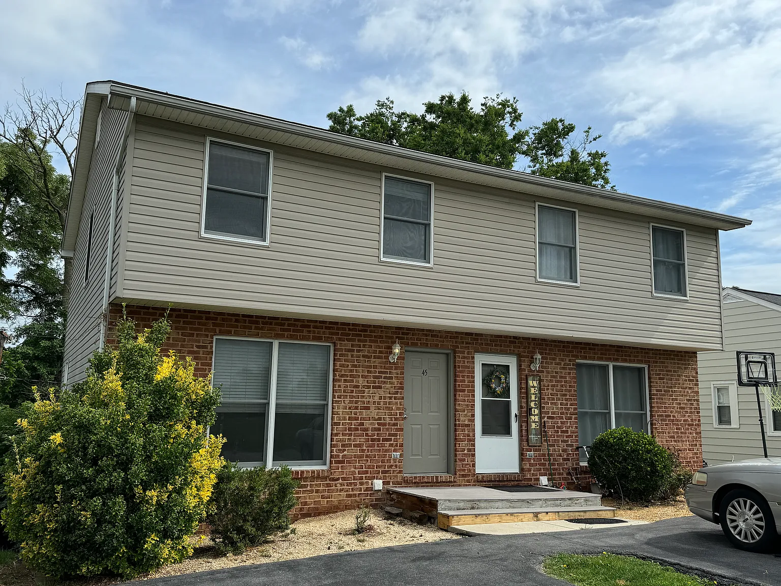 3 bed, 1.5 bath, 1650 sqft, $1,725 — Photo 2
