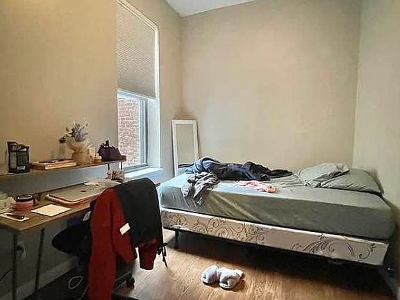 5th image of 433 E 80th St APT 22