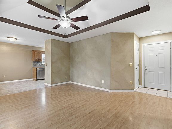 3rd image of 103 Arrowhead Road