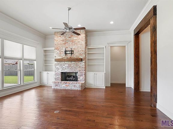 4th image of 40432 Emmy Ave