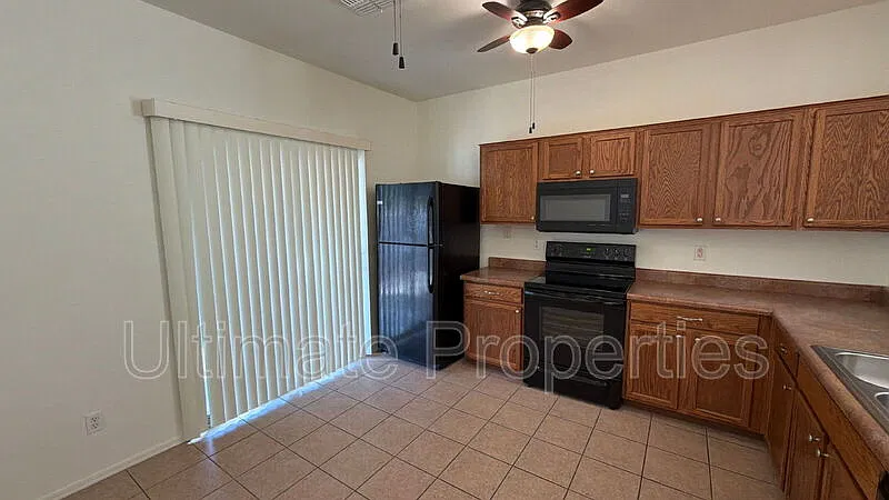 2 bed, 2.0 bath, 1025 sqft, $1,595 — Photo 4
