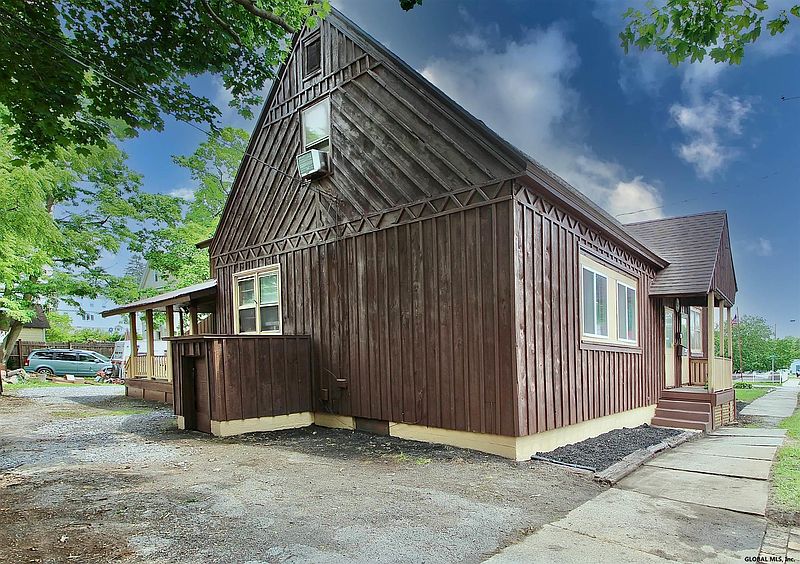 5th image of 231 Forest Avenue