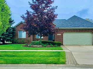 21398 Vesper Dr, Macomb, MI 48044