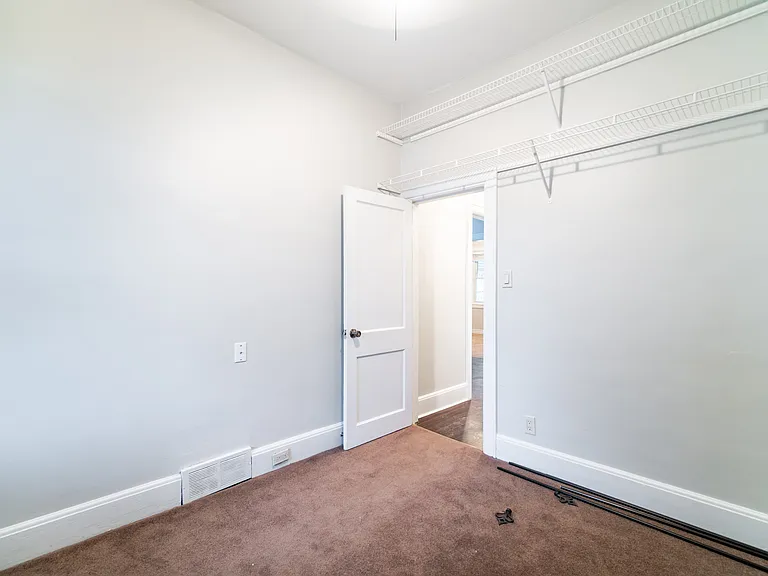 415 Grove Ave — Photo 8