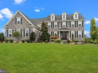 7 Grace Cir, Newtown, PA 18940