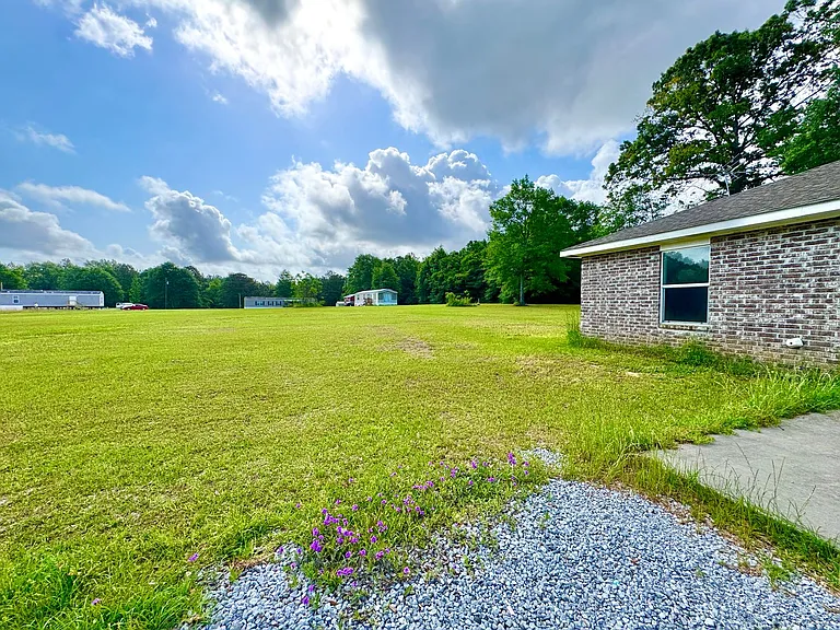 1190 Carnes Rd — Photo 35