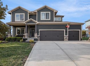 2404 SW Hickory Ln, Lees Summit, MO 64082