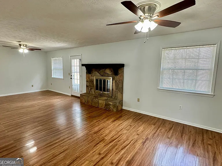 109 Boxwood Ct — Photo 9