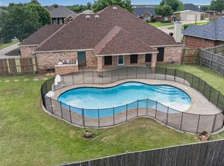 401 Champions Ct, Crandall, TX 75114