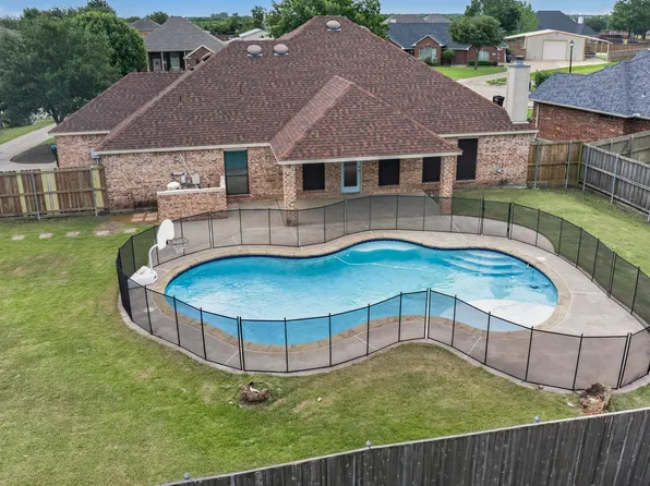 401 Champions Ct, Crandall, TX 75114