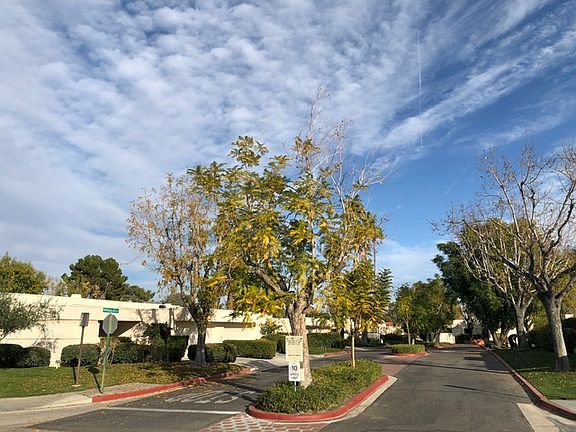3rd image of 2040 Versailles Dr