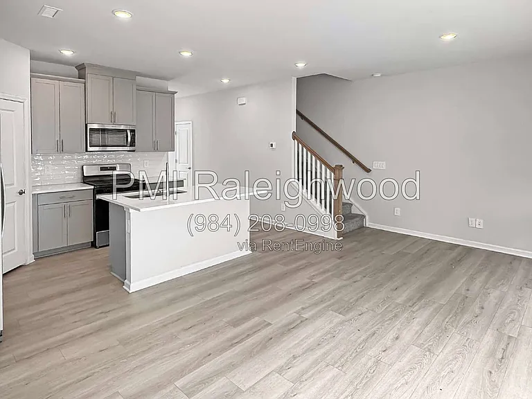 671 Rolling Fields Dr — Photo 5