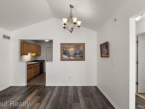 5th image of 28263 Oakmonte Cir E