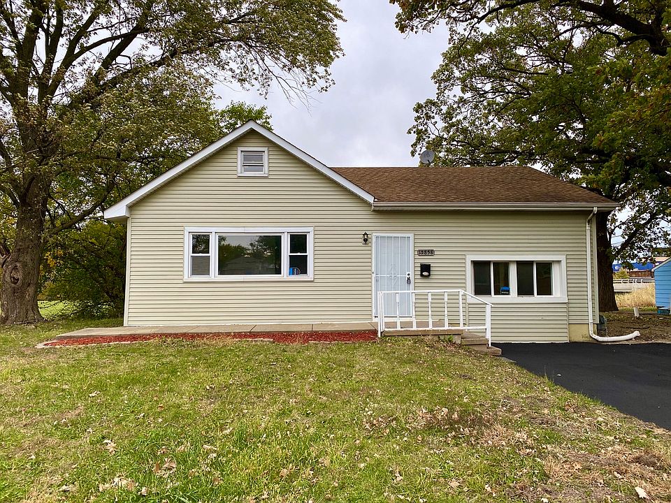 1st image of 15858 Woodlawn West Ave