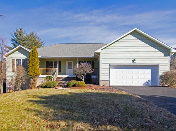 381 Silo Ln, Lewisburg, WV 24901