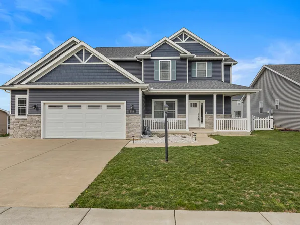 815 Cates Dr, Mahomet, IL 61853