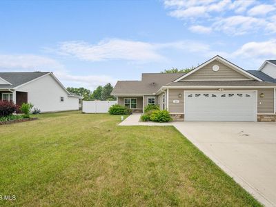 13 Cascade Ln, Delta, OH, 43515