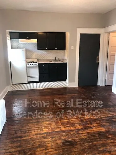 633 W State St #1B Photo 1