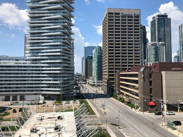39 Queens Quay E #740 — Photo 14