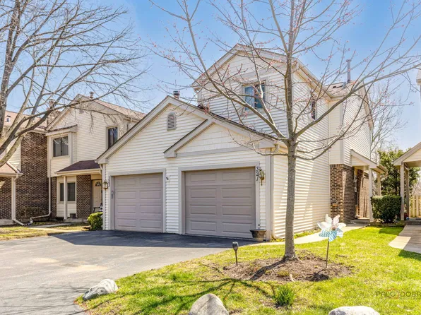 321 E Forest Knoll Dr, Palatine, IL 60074