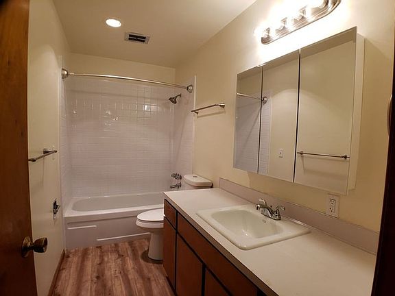 3rd image of 13322 Greenwood Ave N APT 202
